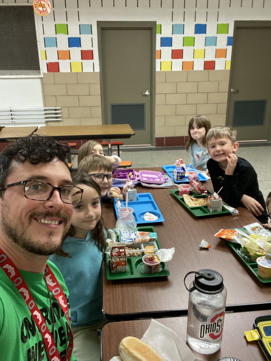 Mr. Buckman enjoyed lunch with his class.  What a great way to get to know more about the kids!