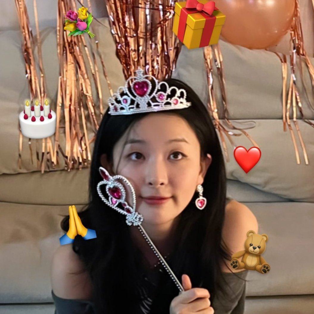 LRVFEED's tweet photo. happy seulip day !!! 

#CrownJewelSeulgiDay
#바로_오늘이야_슬기벌쓰데이

#Happy_KimLip_Day
#Happy_Birthday_QueenLip
#립이_오늘_생일이야
#0210_HBD_KimLip https://t.co/K1e4IxdnKn