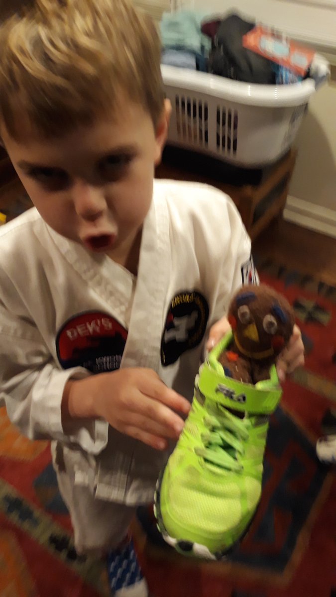GingerFredbread's tweet photo. I went with Wren to taekwondo and Zio’s. #RBkinder2021 https://t.co/EMfPJvwF0o