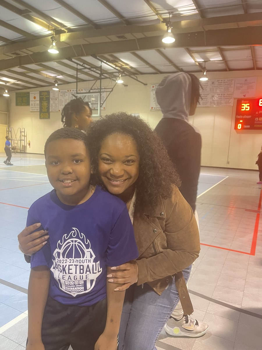 iva_ivjackson's tweet photo. Last night I saw two students play at the same gym. In ELA that’s “killing two birds with one stone!”I had such a good time cheering with their families. One friend is headed to the SHIP Saturday! #champions @RichlandTwo @franklinscsu @Killian_STEAM @marlena_council @MEvans_KES https://t.co/RxHE8BWZ2W
