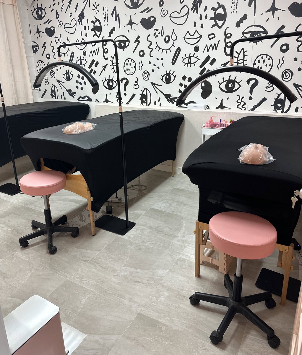 Mmm_Clarissa's tweet photo. I’M OFFICIALLY AN OWNER OF A LICENSED EYELASH COSMETOLOGY SCHOOL 🥹🥳 https://t.co/gUQ8JWLHsP