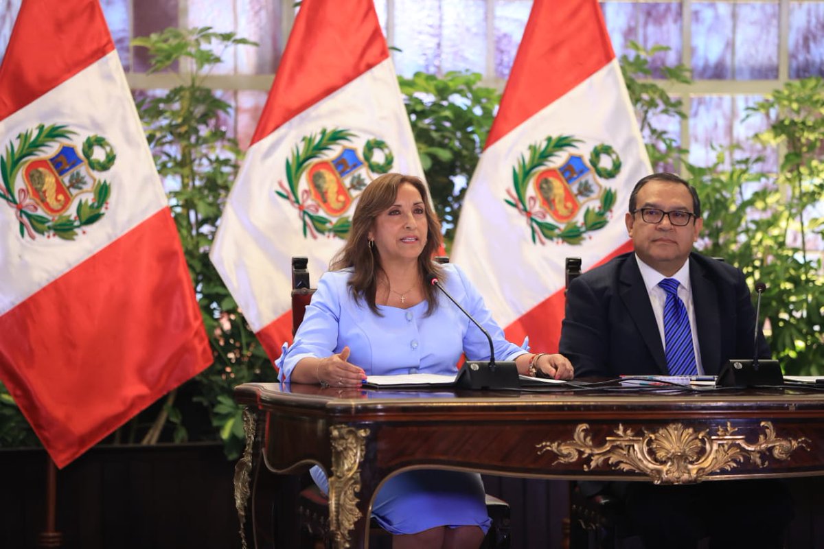 presidenciaperu's tweet photo. Presidenta #Boluarte: En educación se ha contratado a 100 mil maestros para garantizar el buen inicio del año escolar. Apostemos todos por la educación sana. https://t.co/2e4jzIFmN7
