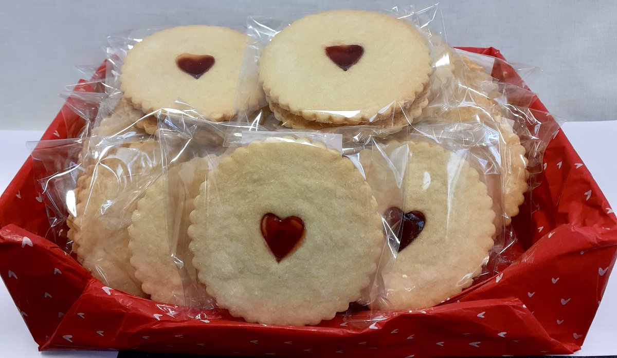 BroadwindsorCS's tweet photo. Giant jammy dodger made with 😍 in Broadwindsor by MacKenzie cakes… and chocolates… and cards!
We’ve got Valentine covered at @BroadwindsorCS ❤️ https://t.co/bYoKEaWROP