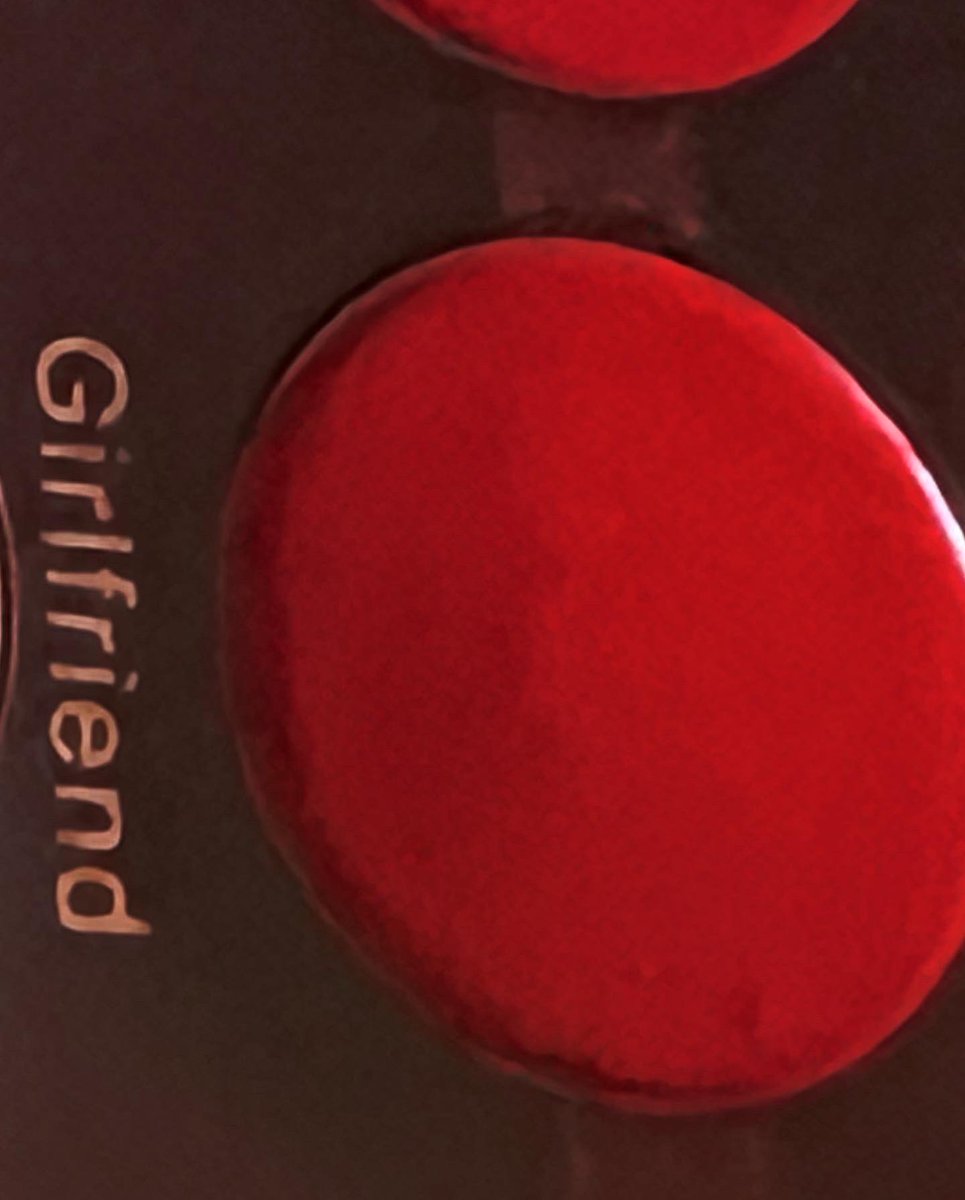 anikaleila's tweet photo. red eyeshadow/blush is my favourite to use ❤️ https://t.co/F0AB2tK7nH