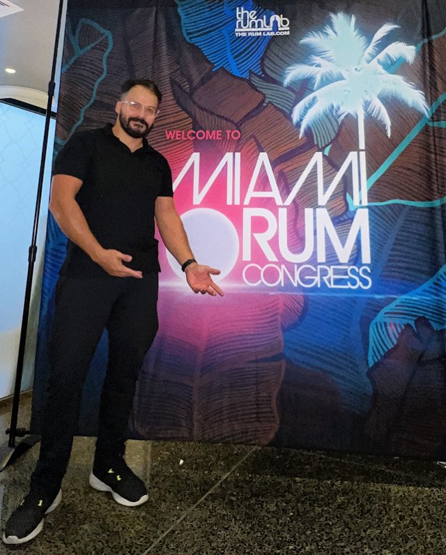 Darkjo's tweet photo. Oficialmente arrancaron mis 7 meses de trabajoโฆ #MiamiRumCongress https://t.co/y2Etq8GPTE