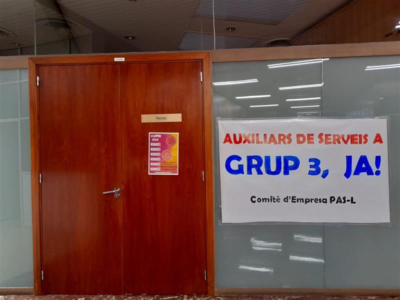 UGTUAB's tweet photo. #UAB #UABnohofasbe #slipisUABagrup3ja #campusUAB #laUABnoensvalora 
#rectorUAB 
#elrectordelaUABtambehodemana https://t.co/j7W5Vz6a9I