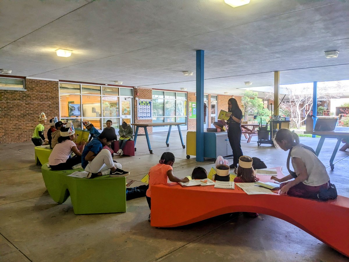 We are thankful for the warm weather and our amazing courtyard.

<a href="/BrentwoodMESE/">Brentwood Magnet Elementary School of Engineering</a>