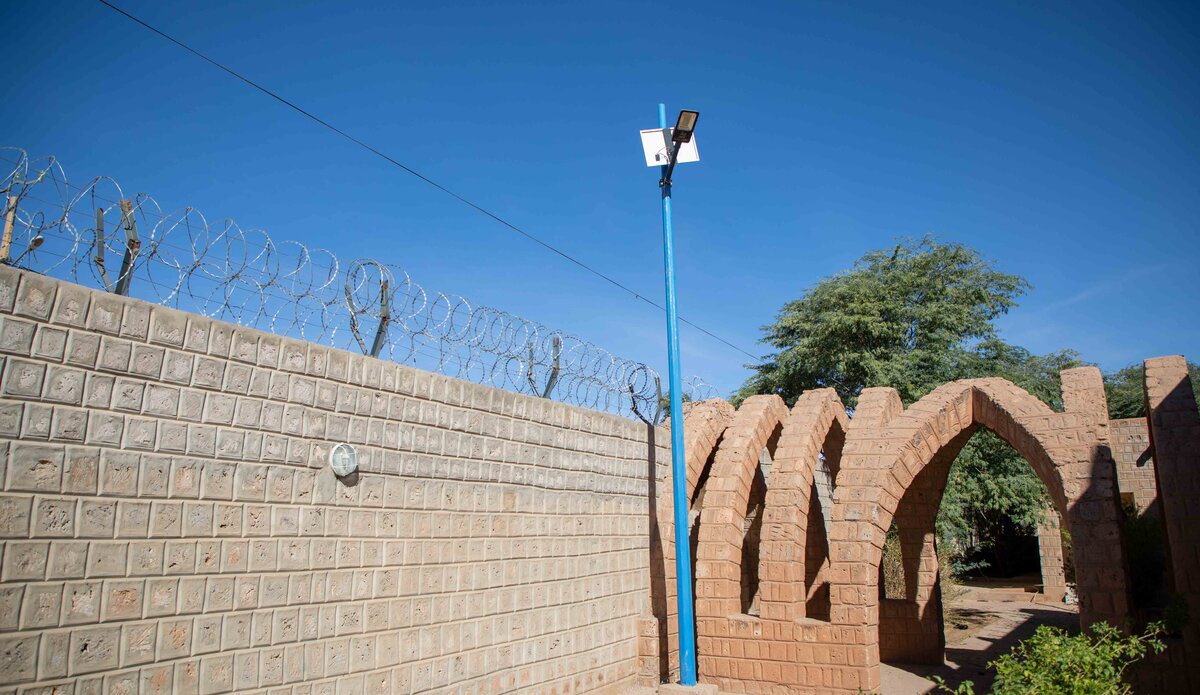 Grand merci 🙏 aux #PaysBas 🇳🇱 pour sa contrbution de 178 millions de FCFA qui a permis de renforcer la sécurité des tribunaux ⚖️ de #Tombouctou et #Diré🇲🇱. Une #BonneNouvelle pour la restauration de l’autorité de l’Etat, une priorité pour la MINUSMA.
📰👉bit.ly/3DZAbKm