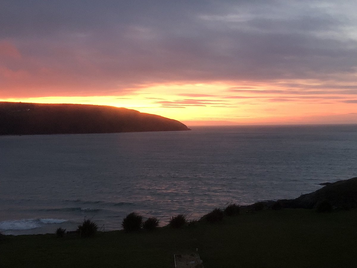 Bedgoodjon's tweet photo. I’ve had worse views on a Friday night https://t.co/lwJxWJ1EUs