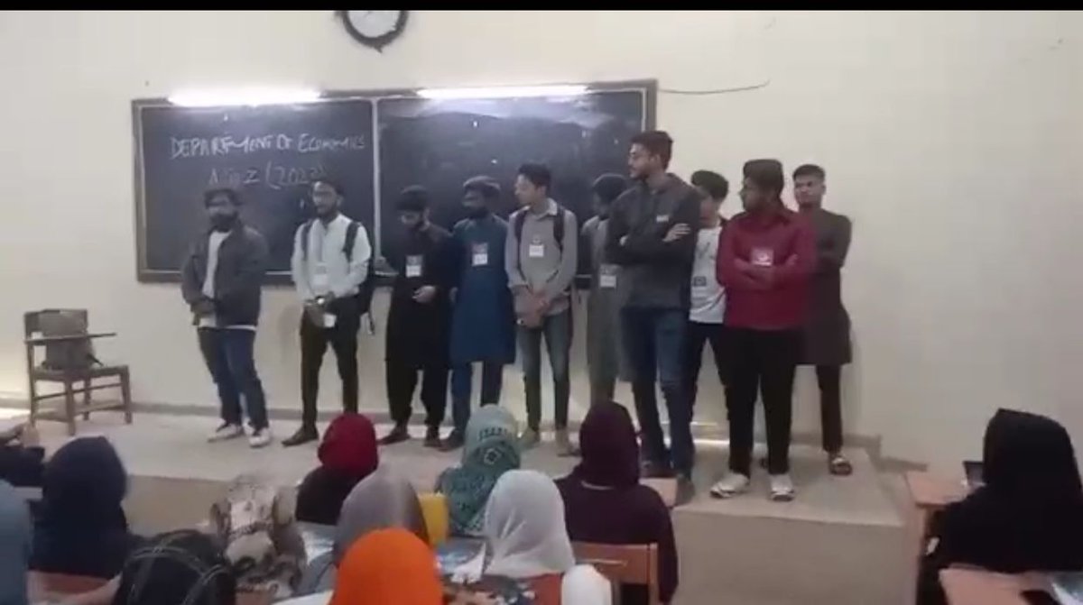 UOKAPMSO's tweet image. Apmso Karachi University Sector taking Orientation In Different Departments of University Of Karachi.  
Welcome New Comers.

#orientationday #session2023