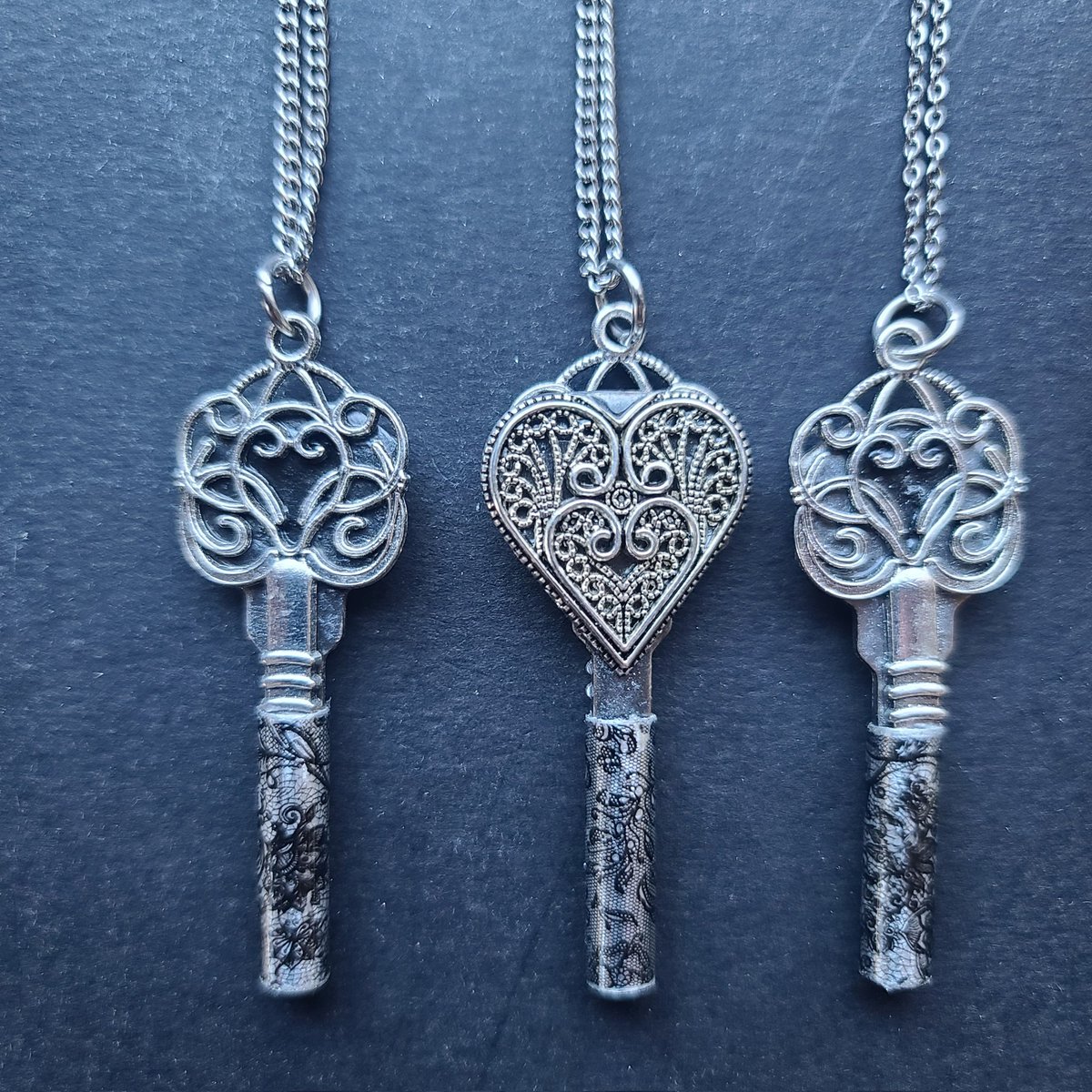 LockedinL's tweet photo. Probably  the last three orders to go out for Valentine's Day. 
Please let me know if the QR Code works!
The is on through the 14th!
https://t.co/Jcxe50ZeJ2 https://t.co/bWNl236dTQ