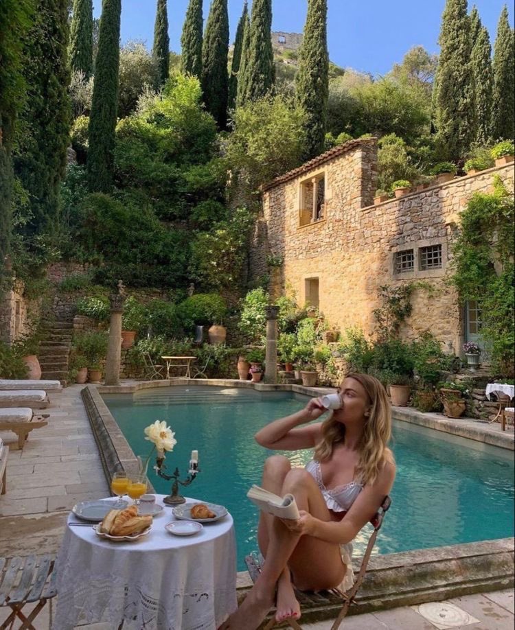 lvnareclps's tweet photo. manifesting a summer like this https://t.co/4BhgFrjTGd