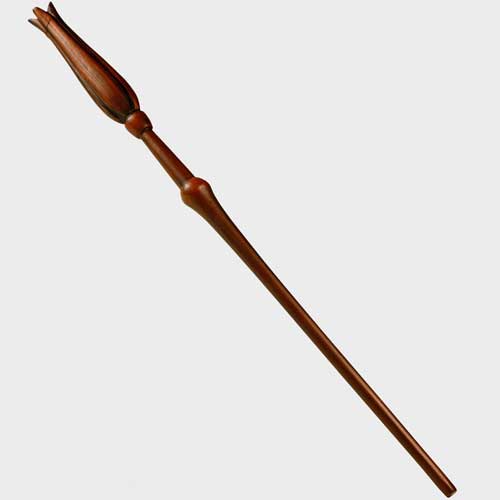 thecaargohold's tweet photo. Did Luna Lovegood have two wands? #HarryPotter #lunalovegood #jkrowling https://t.co/QgUdO31ajw