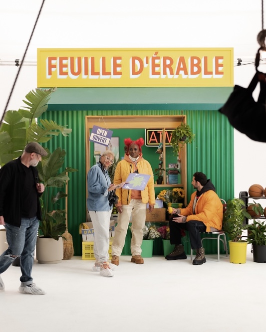 canadagoose's tweet photo. โI love to juxtapose things against each other,โ says director and acclaimed creator/artist Beth Birkett-Gibbs. Tag along on set as we go behind the scenes. #PlayInTheOpen
Discover more: https://t.co/7vkvxgNeCy https://t.co/aIpYoSe0AI