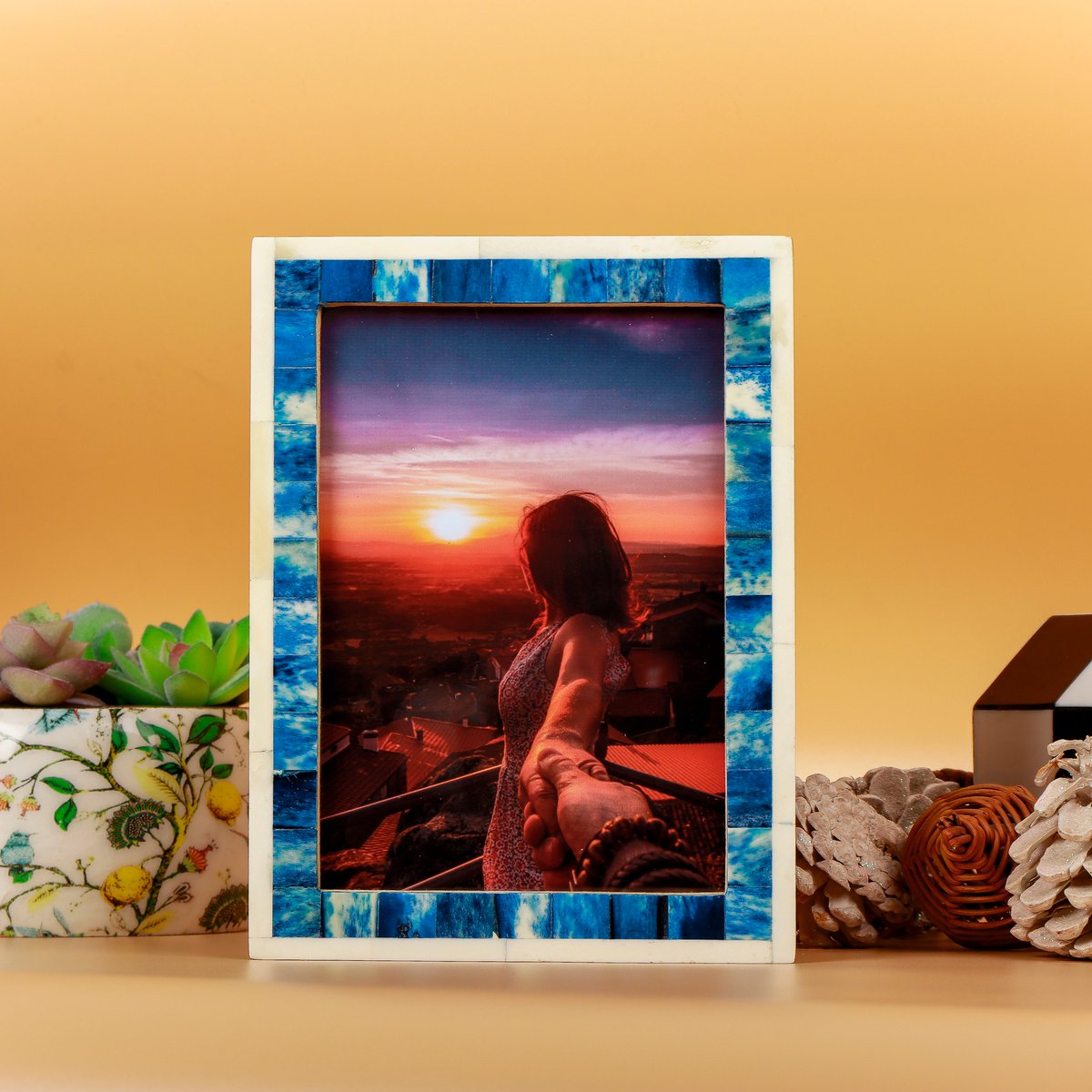 Make favorite memories last a lifetime to any wall in your home with our unique global array of picture-perfect photo frames.
.
.
#handmade #handcrafted #pictureframes #photoframes #boneinlay #trendy #handicraftshome #giftable #walldecor