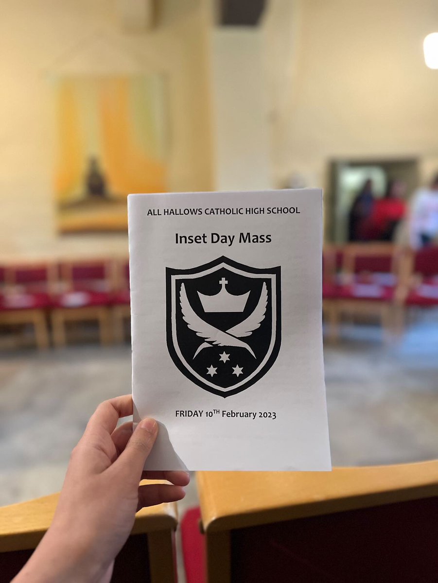 AllHallowsCHS's tweet photo. Thank you to @spiritaineamonn for leading our staff in a thought provoking, challenging and engaging inset day. The focus of the day was our identity as a Catholic school and how we as staff are agents in the building of God’s Kingdom. #inset #catholicethos #catholiceducation ✨ https://t.co/QQZSCEwRPb