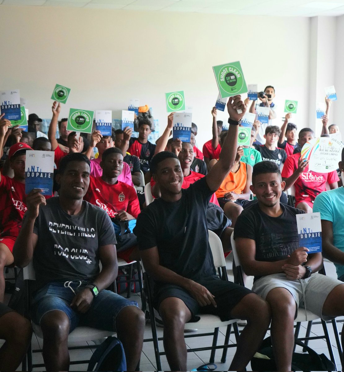 sportingsmfc's tweet photo. ¡ANTIDOPAJE! Los jugadores rojinegros del plantel Profesional, Prom y U-18 recibieron la charla antidopaje por parte de la licenciada Diana Medina del Departamento de Educación de la Organización Nacional Antidopaje de Panamá. 👏🔴⚫

#ElEquipoDelDistrito https://t.co/bl06TDBOz3