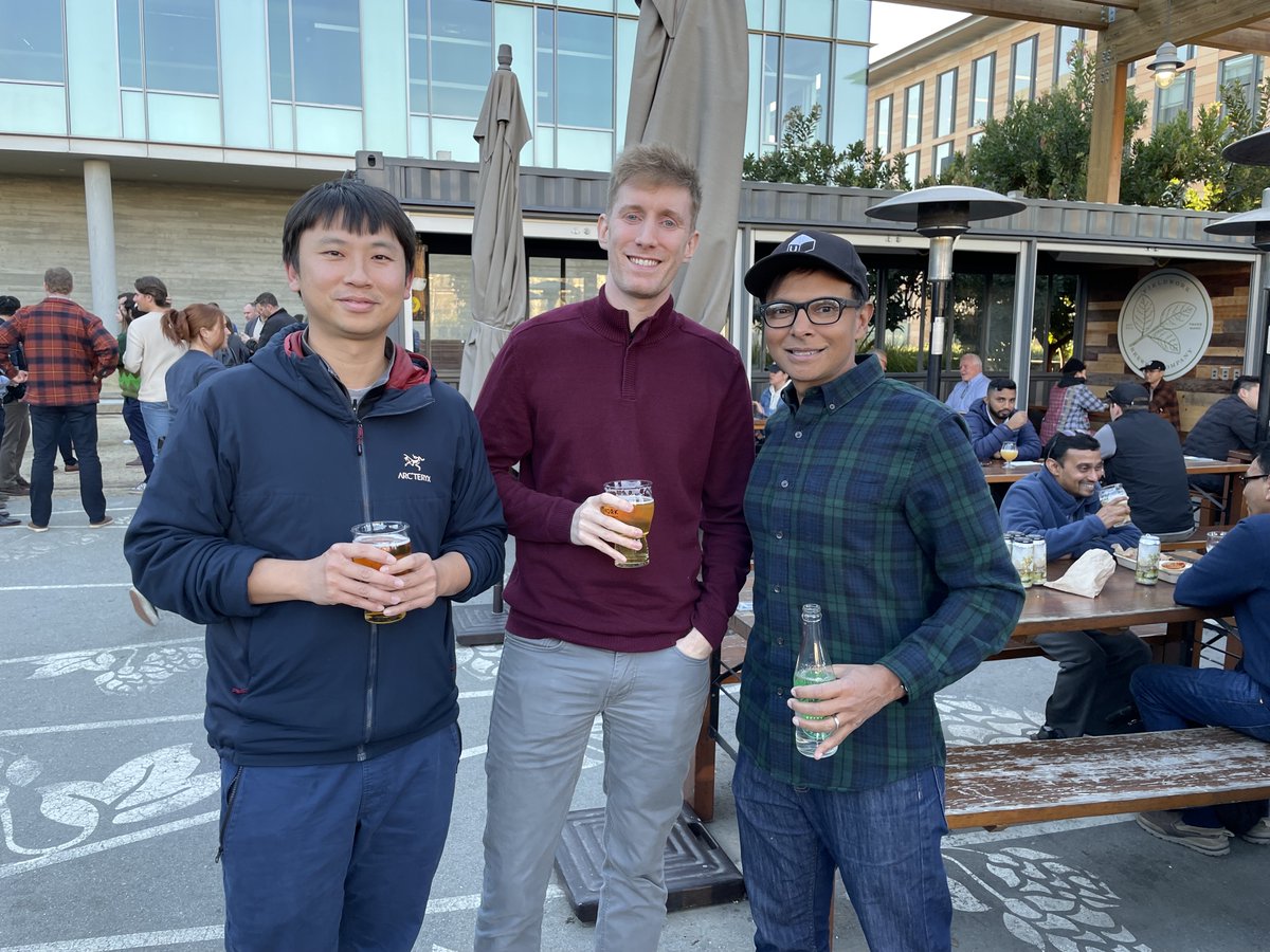 Amazing turnout at our quarterly #FoundedatHH last night! A huge thank you to everyone who came out! 🍻

#VC #entrepreneurs #founders 
<a href="/naywilliams/">Nate Williams</a> <a href="/chrisbkim/">chriskim</a> <a href="/AnnieLeChelman/">Annie Le</a> <a href="/bcristei/">Bogdan Cristei 🇷🇴🇪🇺🇺🇸</a> <a href="/radishroar/">Sri Rao</a> <a href="/kaylyn_shibata/">Kaylyn Shibata</a>