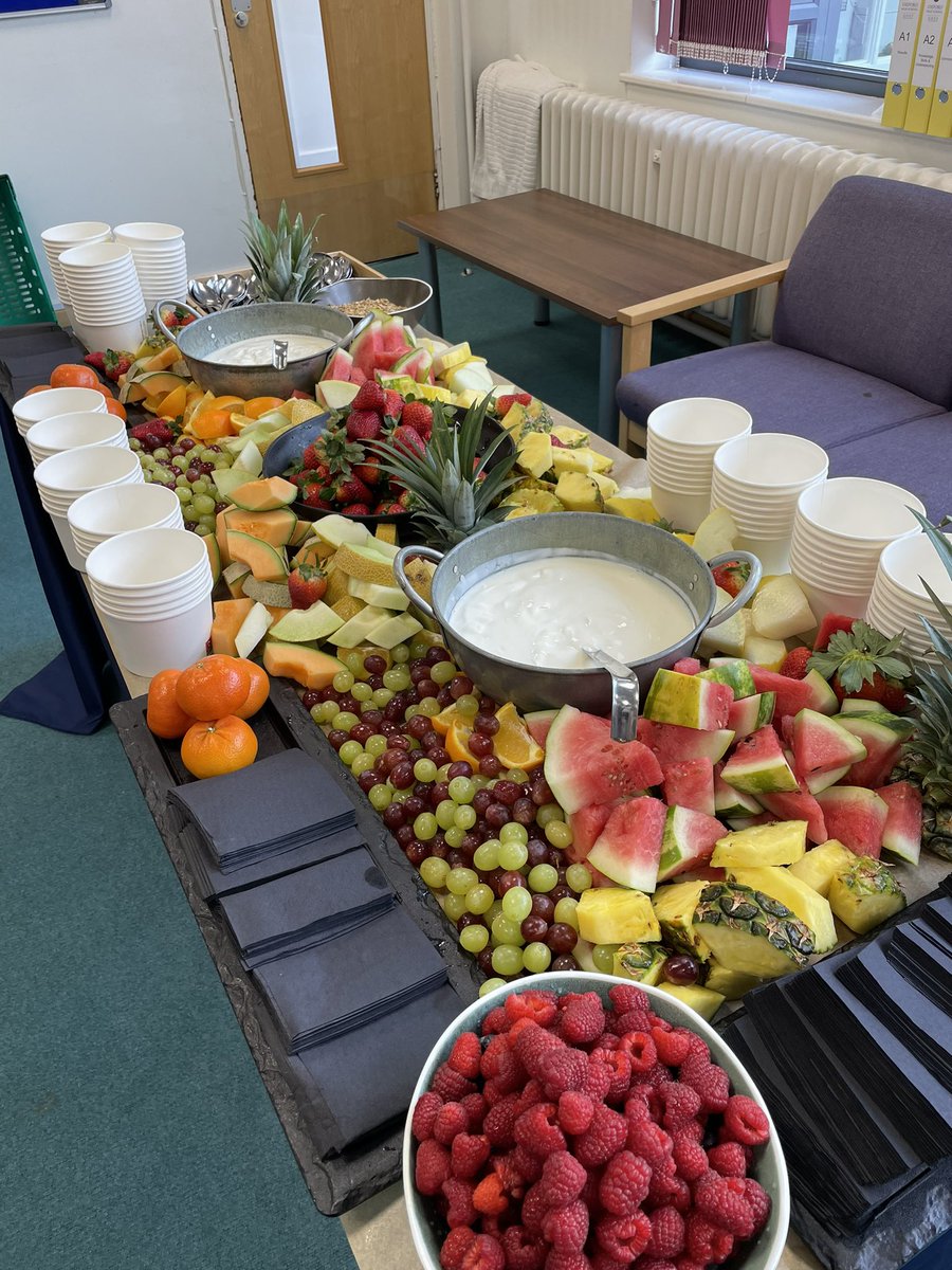 itf22's tweet photo. Lovely End to Wellness Week at  @OxfordHighSch Just a little fruit table for the staff morning break. https://t.co/Cg00xFSh2P