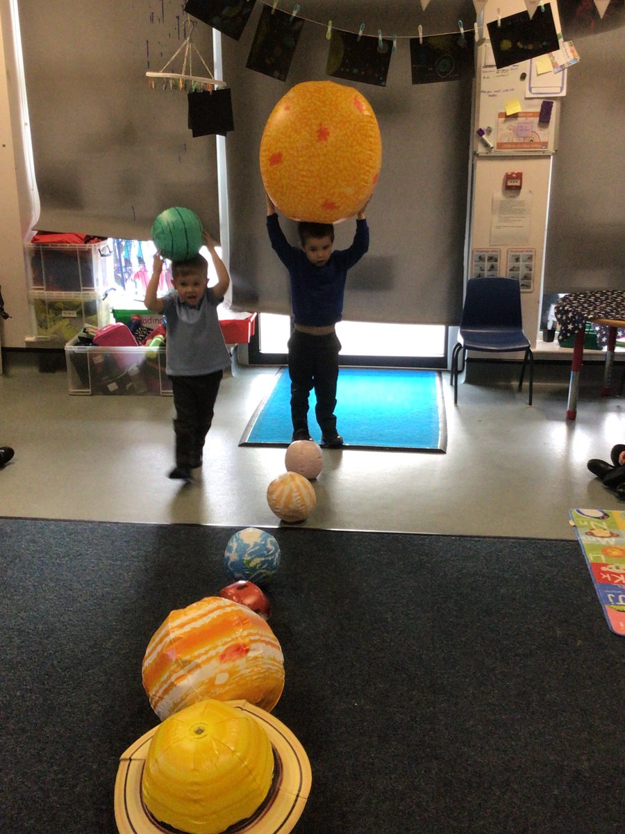floweryfieldpri's tweet photo. Our younger pupil have loved exploring our planets, thinking about similarities and differences.  #ffpsscience #ffpsmaths https://t.co/uKGHzgXuFI