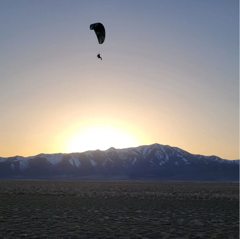 aviationpoetry's tweet photo. High in the sky I soar,
Powered paraglider free,
Nature's beauty seen.
#haiku #aviationpoetry #poetry #haikuchallenge #utah #wowutah #utahflying #poweredparaglider #paramotor #aviation #aviationlovers #aviationphotography https://t.co/rSXX3XUK9B