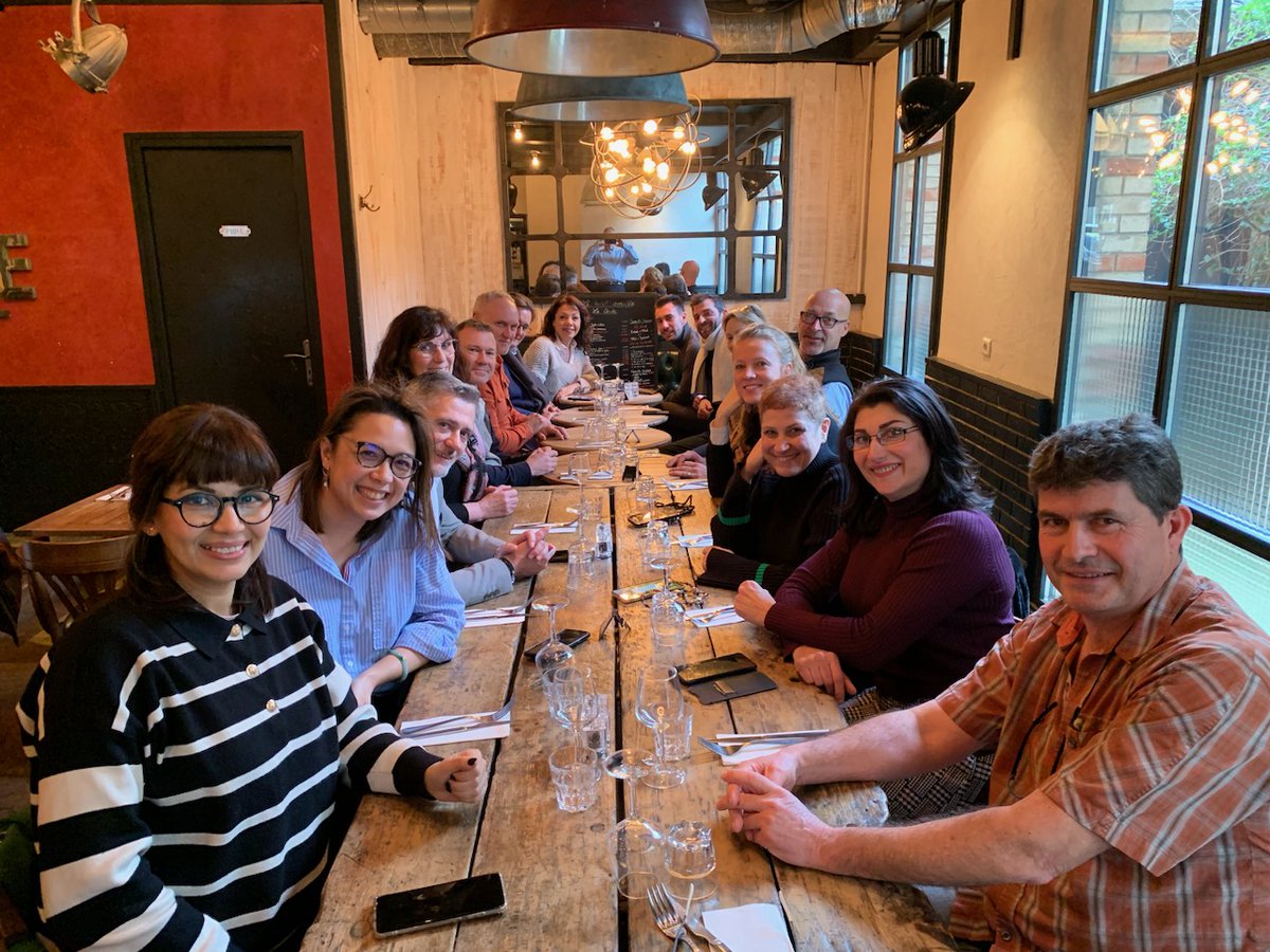 L'activité de cession d'entreprises, de commerces ou de bureaux est un domaine spécifique dans le monde de la transaction immobilière. nos chargés d'affaires se réunissent donc souvent en formation.
Vous avez un projet immobilier de fonds de commerce ?  business.proprietes-privees.com