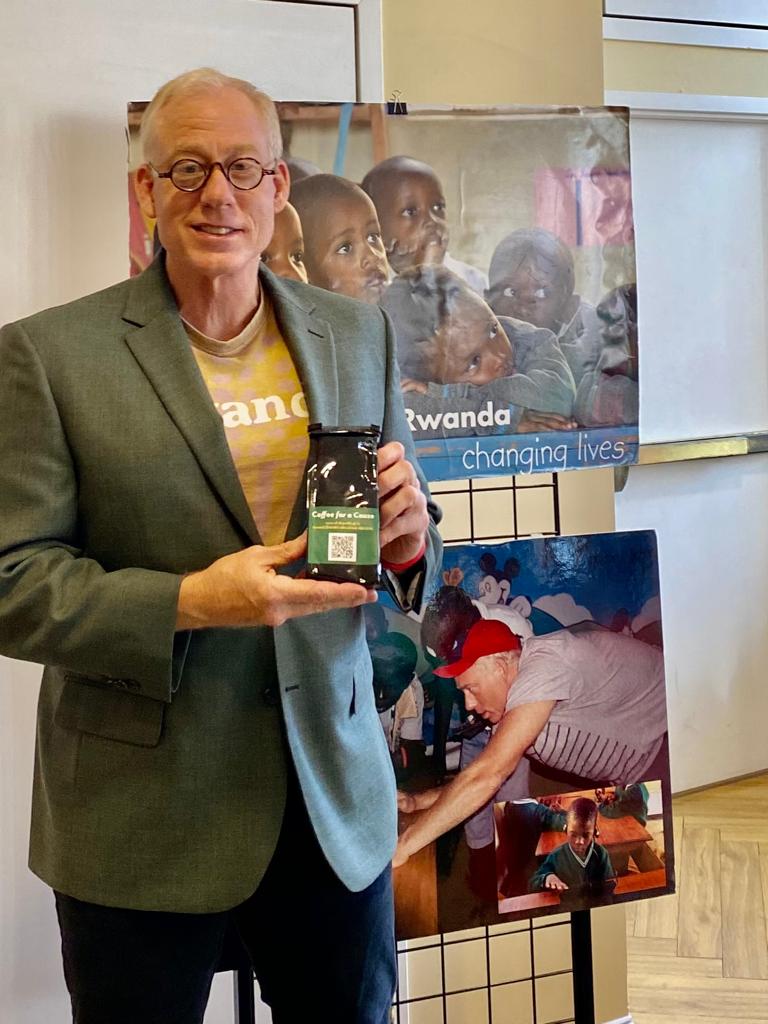 rwandaconnected's tweet photo. Holiday Coffee Sales make Connect Rwanda’s educational endeavors possible! Thank you all for your generosity! And enjoy the premium #Rwandacoffee grown and roasted just for you! CR Founder Steve Hays at First Presbyterian Church in downtown Annapolis offering Rwanda’s best! https://t.co/ac5umaGLqZ