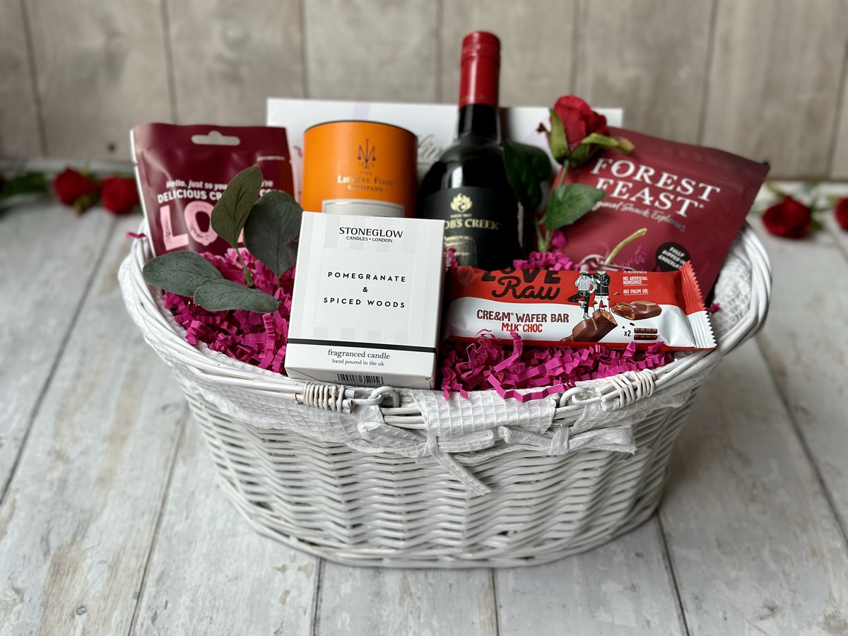 Today's Gift Basket Of The Day is 'The Perfect Valentines Gift' ❤️ ow.ly/XWRg50MJ2GC 🌹

Follow & RT to enter #prize draw to #win a Gift Basket. More info via our blog. 

#dailydispatch #gifts #competition #valentinesgifts #romanticgifts #valentinesdaygiftideas