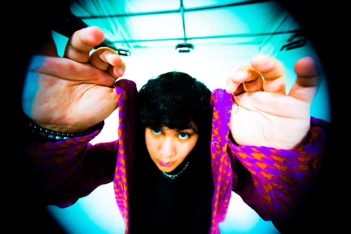 One more week ‘til the EP >:) who’s ready to get spicy? franciskarel.lnk.to/CrashAndBurnEP