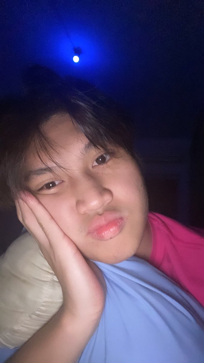 _fikiau's tweet photo. gak bisa tidur huehuehue ayo tidur kalian semua. https://t.co/pSi8Tg3xQ8