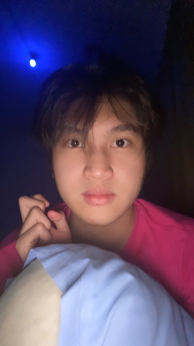 _fikiau's tweet photo. gak bisa tidur huehuehue ayo tidur kalian semua. https://t.co/pSi8Tg3xQ8
