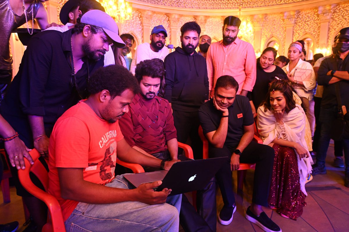 kingofkwood's tweet photo. #Varisu Shooting Spot 

#JimikkiPonnu Song Shoot 
@actorvijay @iamRashmika @directorvamshi @Lyricist_Vivek @shobimaster @LalithaShobi @karthikpalanidp https://t.co/Tvs5J2WRta