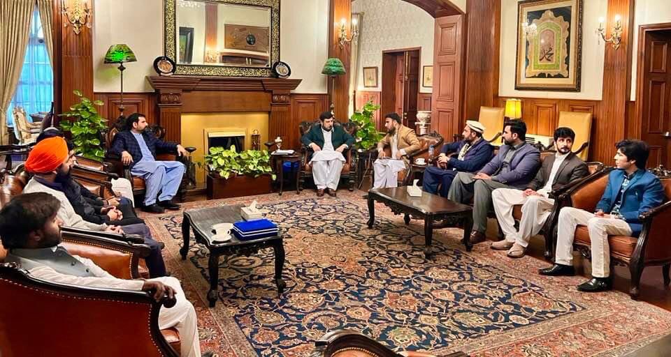 shahabjaji's tweet photo. ملاقات کے دوران صوبائی یوتھ اسمبلی کا مفصل تعارف پیش کیا گیا جس کو گورنر خیبرپختونخوا حاجی غلام علی نے بےحد سراہا اور اس بات کا یقین دلایا کہ نوجوانوں کو درپیش مسائل کے حل کے لیے ہر ممکن کوشش کرے گا۔
#PYA4Youth https://t.co/wAEmn9Q1MU