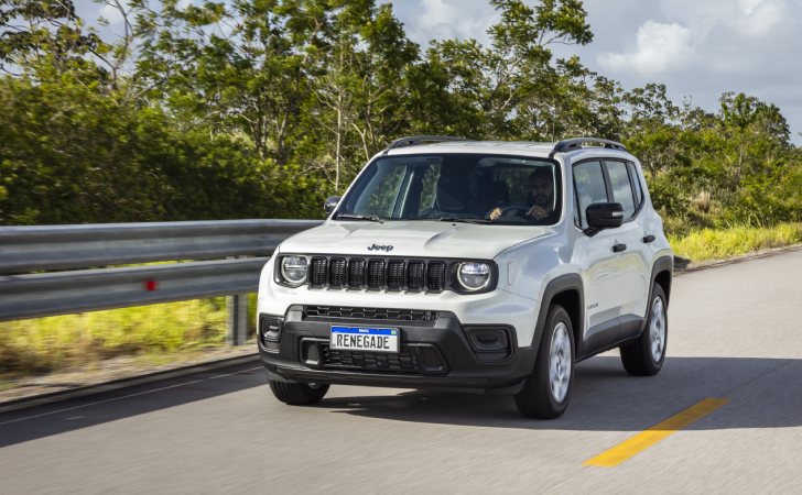 acelerandocol's tweet photo. Se pasó el #DiaDelPeriodista. Lo que no puede dejar pasar es...🚙🚙 #novedades: Este es el #JeepRenegadeTurbo que ya está en #Colombia 🚙🚙. Los detalles en: https://t.co/cB19PTBx9c @Jeep @ManadaJeep
#acelerando #jeep #renegadeturbo #4x2 #colombia #multiair #sport #longitude https://t.co/W1xykBNgzq