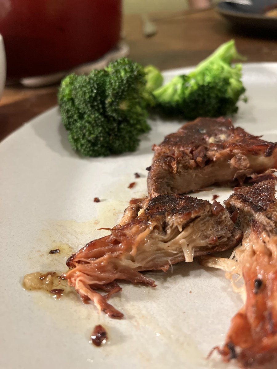 lion steaks. make them for your predator sweetie and watch their gorgeous glistening fangs tear apart some red meat this v-day. hot. ❤️🥩
friday recipes are for paid subscribers: kateray.substack.com