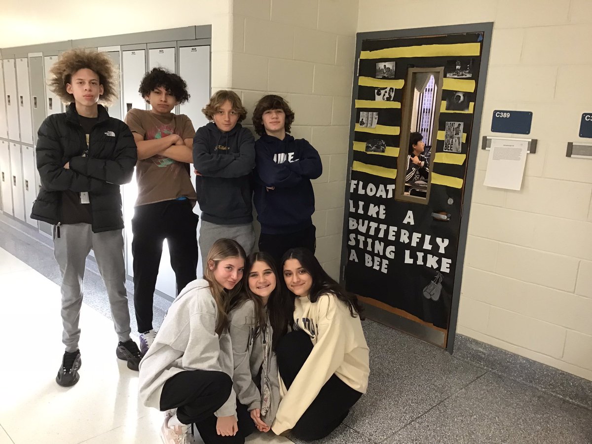 nbcmspe's tweet photo. Just a few of our doors from the door decorating contest down at the middle school!! https://t.co/Tca8yuXI4c