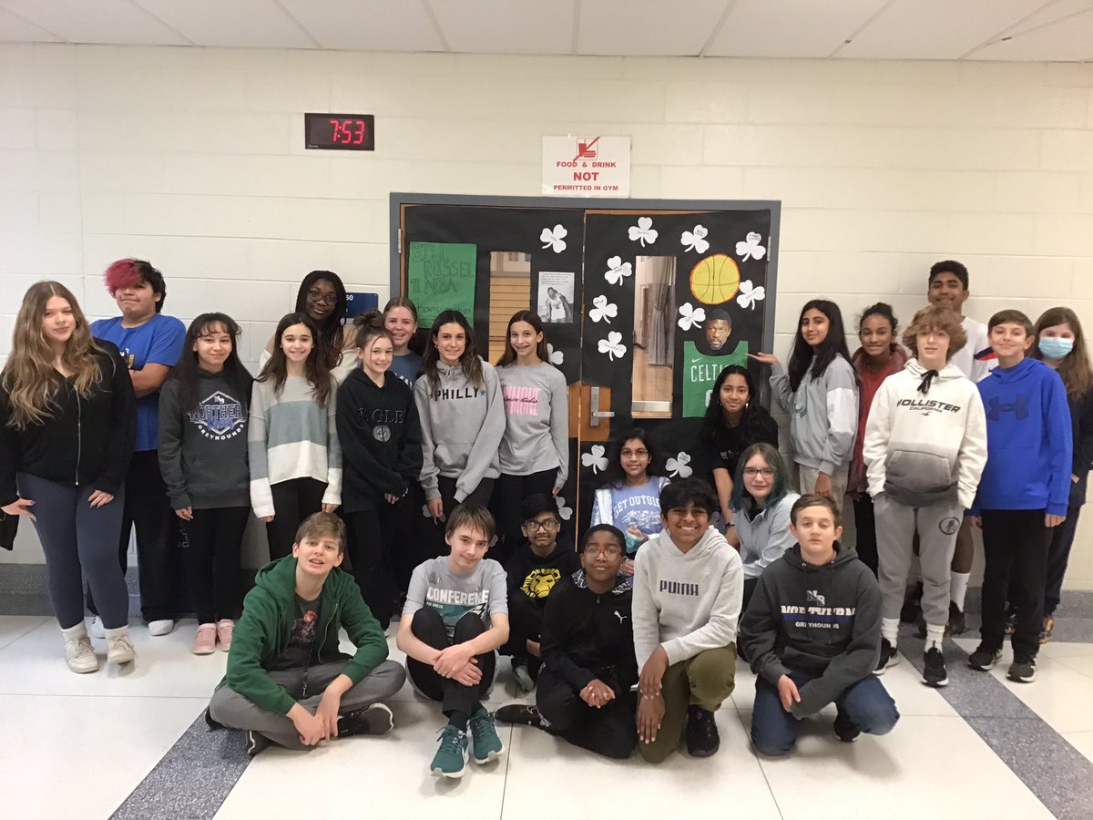 nbcmspe's tweet photo. Just a few of our doors from the door decorating contest down at the middle school!! https://t.co/Tca8yuXI4c