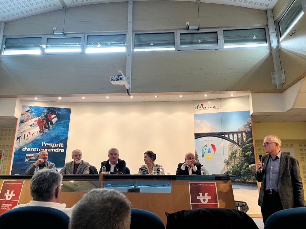 Poursuite cet après-midi avec une table ronde sur le thème : “Comment construire localement une représentation syndicale efficace ?" avec la participation d'élus locaux. 
<a href="/GillesChatras/">Gilles Chatras</a> <a href="/KarotschMaurice/">Maurice</a> <a href="/Gaspa7Gaspar55/">Dominique Gaspar</a> <a href="/capeb_fr/">La CAPEB</a> <a href="/EstCapeb/">CAPEB Grand Est</a> <a href="/BArtisanal/">Bâtiment Artisanal</a> <a href="/ericstraumann/">Eric Straumann</a>