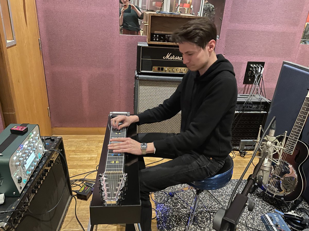 JenGreenMusic's tweet photo. Can we add in some more pedal steel to EVERYTHING please ⁦@dvildosola_⁩ https://t.co/IFWRtv60yy