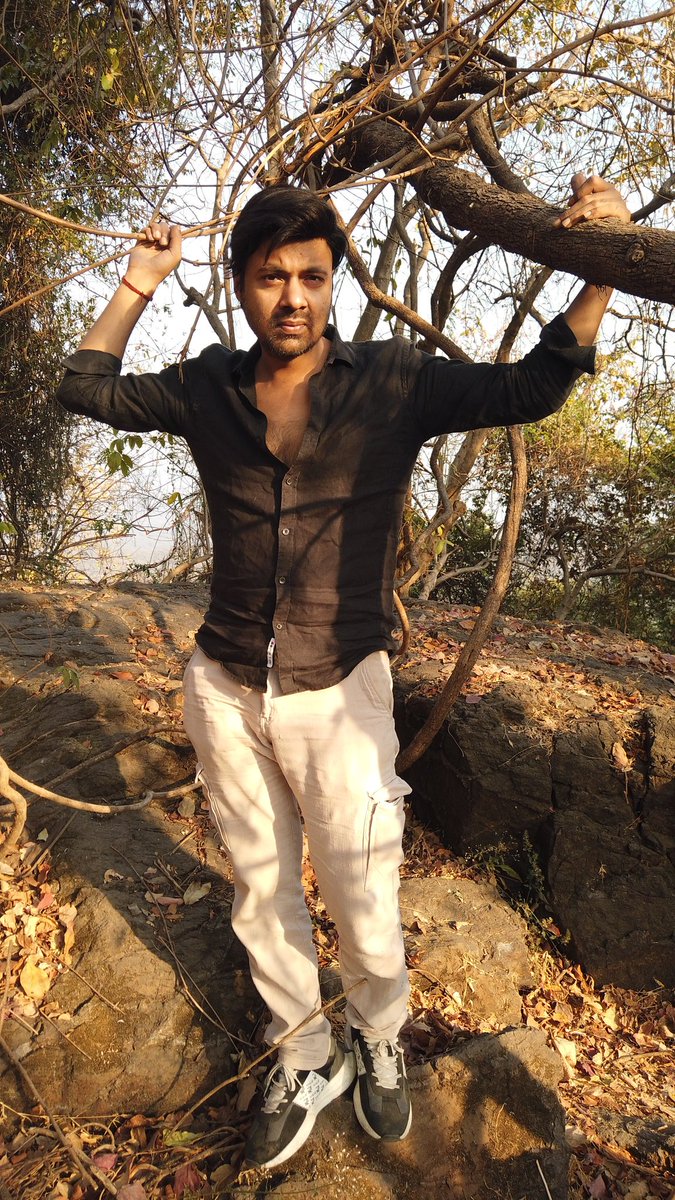 vatsapoet's tweet image. #begining

हर  बार  लुटा  कर  अपना 
वजूद  ये  लगा

चलो  एक  बार  फिर  से 
शुरुआत  करते  हैं

#वत्स

#vatsa #vatsaquotes #vatsapoet