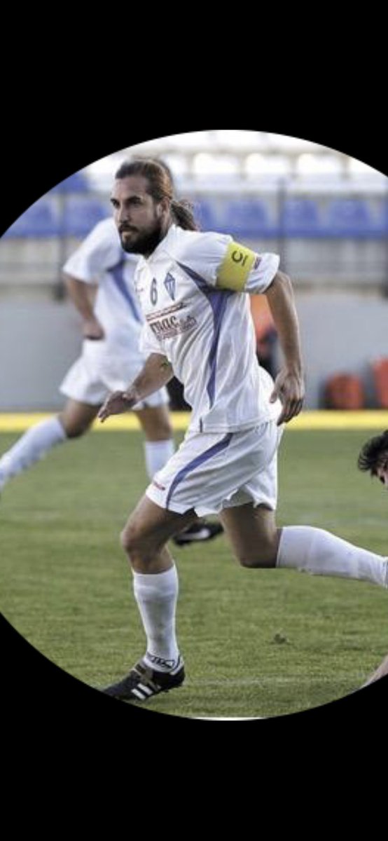 pabloescribano8's tweet photo. Se llama Alexis Cañizares. @AlexisCB7 
Y es el cobarde responsable de haberle roto la nariz a un compañero el fin de semana pasado en una cancha de fútbol sala.
Que se entere todo el mundo. 
¿La sanción? Solamente 15 partidos.
Sale gratis agredir a un árbitro. https://t.co/PMble8OWGX