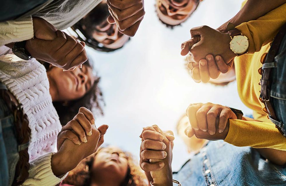 دنیا کی کسی بھی قوم نے جب بھی عروج پایا اور حکمرانی کی تو اس کی صرف ایک ہی وجہ تھی اور وہ وجہ تھی اتحاد 
اسی طرح دنیا میں جتنی قومیں برباد ہوئیں یا زوال پزیر ہوکر اپنا وجود کھو بیٹھیں تو اس کی بھی وجہ ایک ہی تھی اور وہ وجہ تھی انتشار   
متحد رہیں مستحکم رہیں
#UnityAndFaith