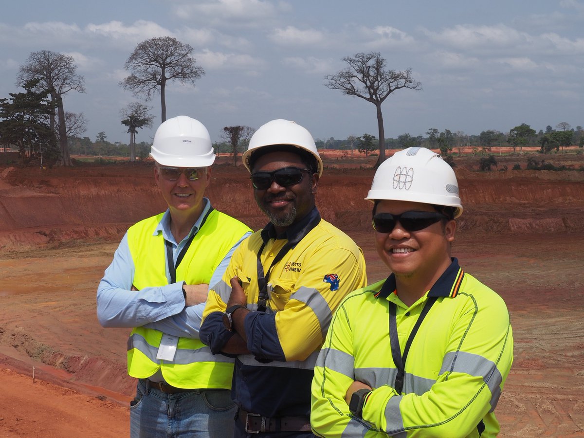 Paydirt_Media's tweet photo. The first of the post-Indaba site visits is under way!
@mj_wash travelled with the @TiettoMinerals $TIE team to Cote d'Ivoire 🇨🇮 for a tour of the newly minted Abujar gold mine.
First #gold was poured only three weeks ago.
#paydirtontour #indaba23 #africa #adu23 #sitevisits https://t.co/69IsGmIcTd