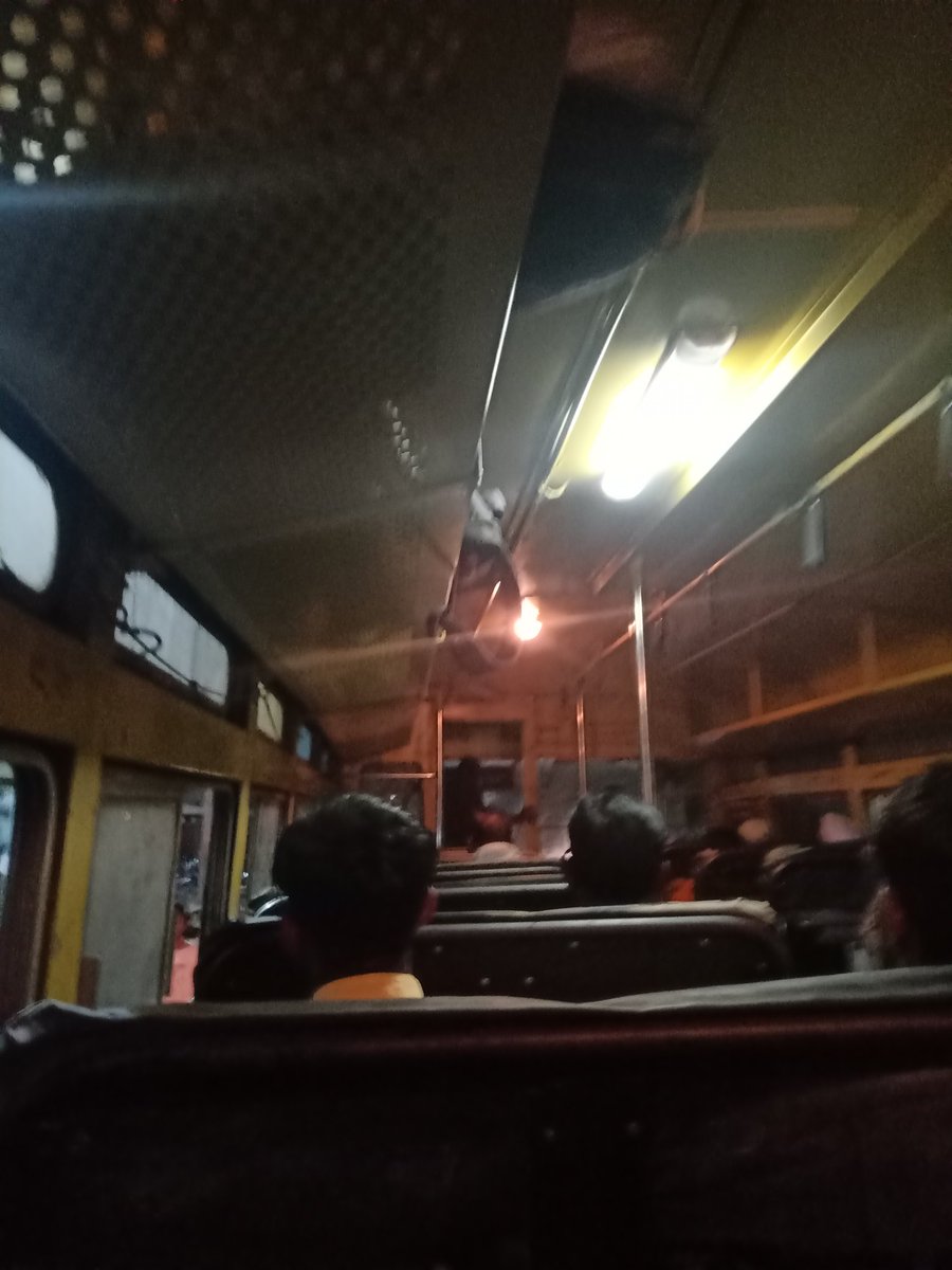 shubham_ero's tweet photo. ST मध्ये बसलोय, प्रवसात आहे, कानाला head phone आणि विजेता गाणं वाजतय, आणि खिडकीतून मंद वाऱ्याची झुळूक....... #जुळूनआलंय 
#Motivated https://t.co/vWLMPkIUYc