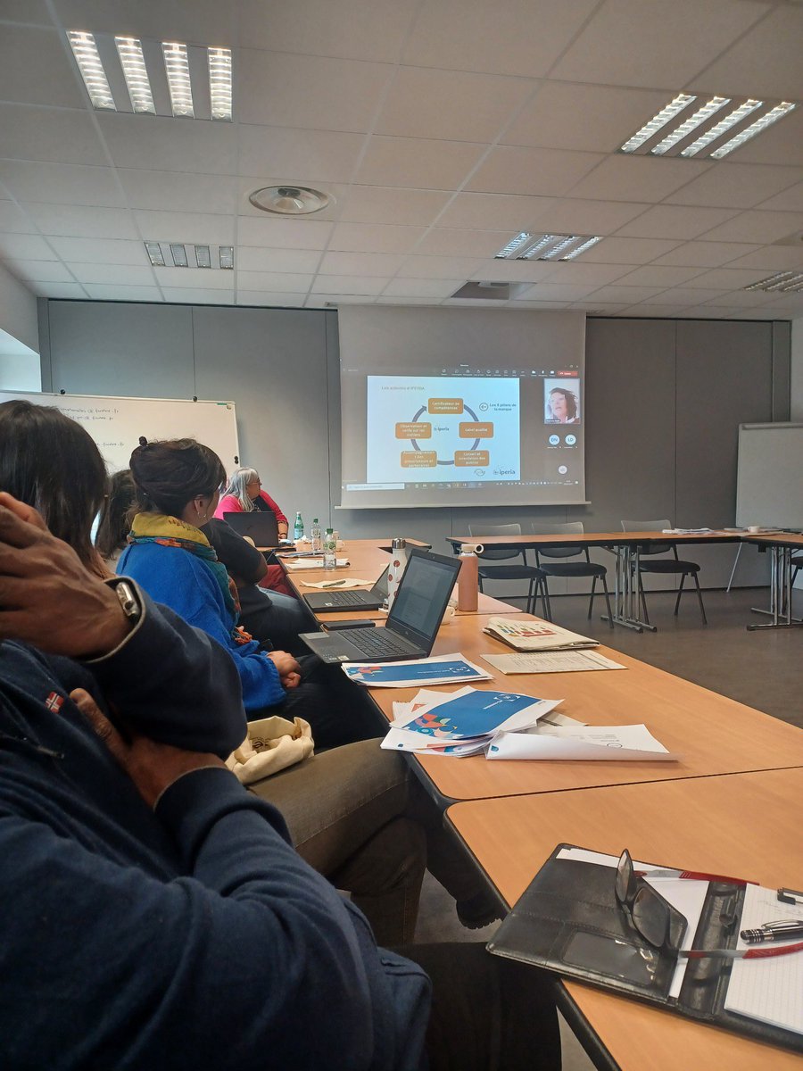 FEPEM_Bretagne's tweet photo. Première réunion de l’année 2023 avec une vingtaine #mandataires #finistère #emploiàdomicile @finistere_29 @CNSA_actu @Urssaf_Bretagne @iperia_institut @FedeMandataires @FEPEM_Bretagne occasion d’échanger sur leurs rôles auprès des #particuliersemployeurs et #salariés #Emploiadom https://t.co/P1SapwYnWp