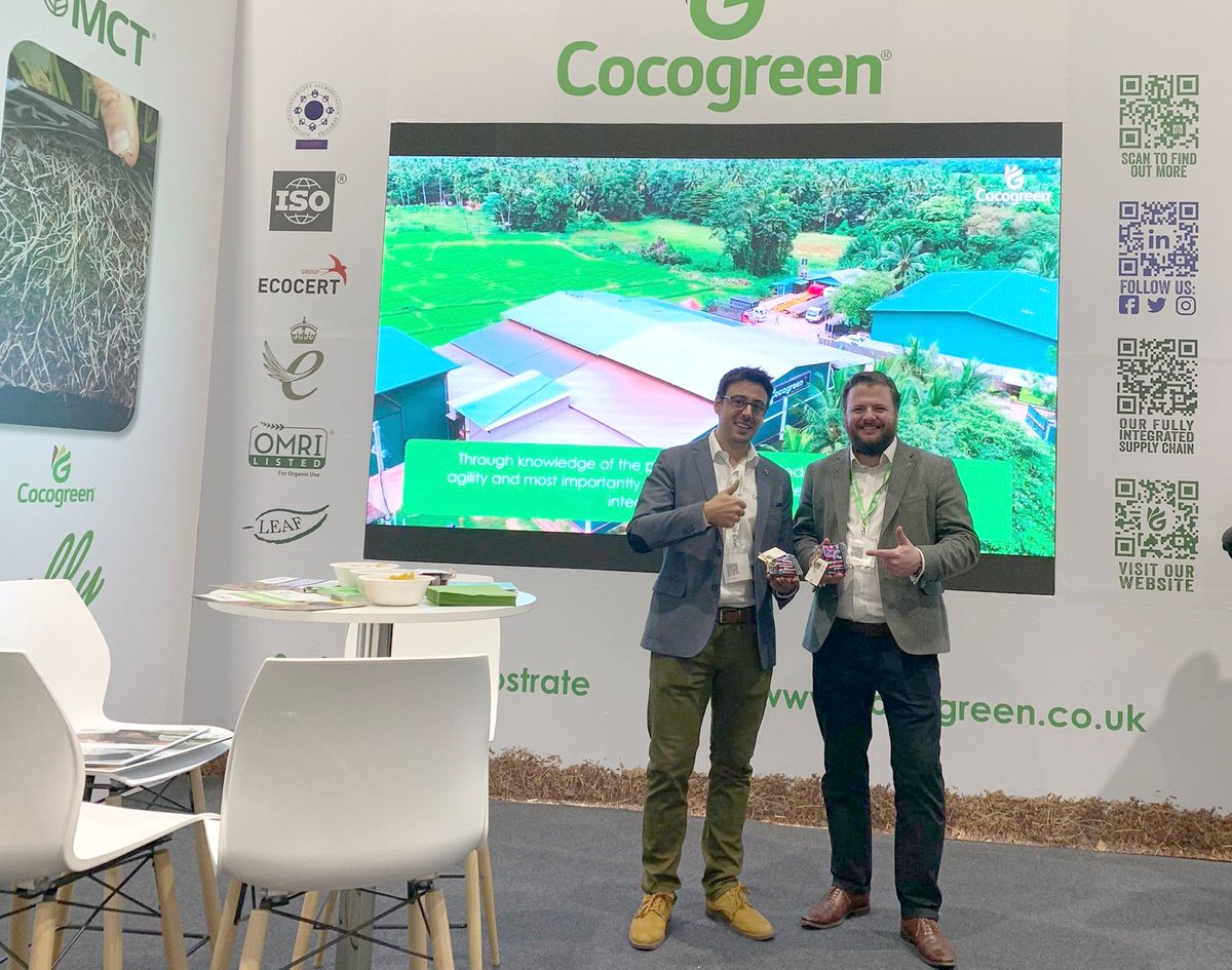 Spectacular team work and positivity to round off the week at Fruit Logistica!

#FruitLogistica #Fruitlogistica23 #agtech #innovation #agriculturetechnology #farming #substrates #teamwork #logistica