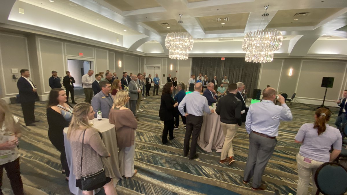 ReuelHeyden's tweet photo. Very good time at @GCSAA @GCSAAConference with @NufarmUSTurf meeting with colleagues and showing upcoming solutions to meet #golf #course #superintendent needs. Appreciate the opportunity to learn and the conversations. #MakeItEZ with #Nufarm #Turf https://t.co/8w0RHLzft7