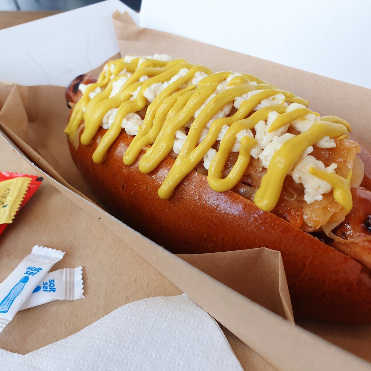 snackeroonys's tweet photo. The German Dog's.
February's "Special Guest Star's" are shining bright and selling well.
You best grab them while they last.

#snackeroonys #streetfood #springgrovecorner #londonroad #isleworth #qualityburgers #nocheaprubbishhere #probablythebest #qualitytakeaway https://t.co/WsfwkcNwWY