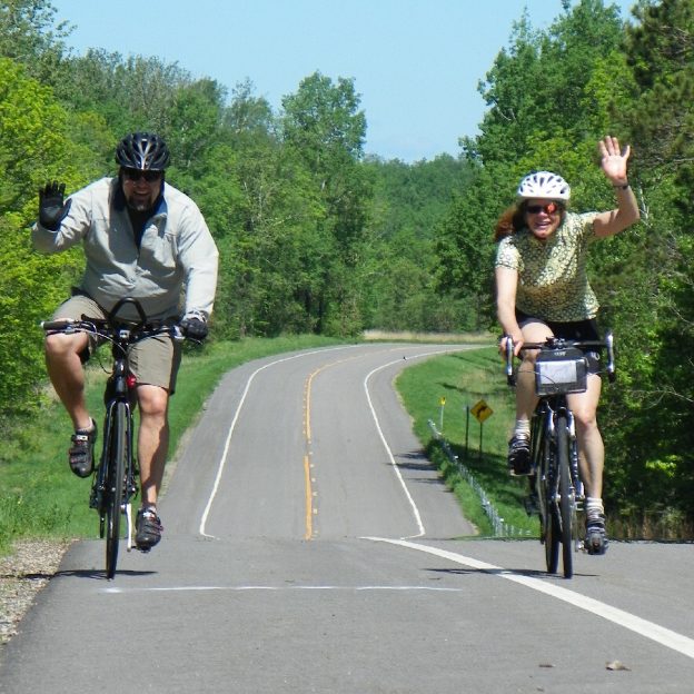 ebikechallengeM's tweet image. Picture yourself riding the Mississippi River Trail through the wilds of MN. Enjoying the scenery on the first leg of America&apos;s famous 3,000-mile bike system while riding at your own pace using bike-friendly roads. havefunbiking.com/minnesota-mrt-…
#ebikechallengeminneapolis