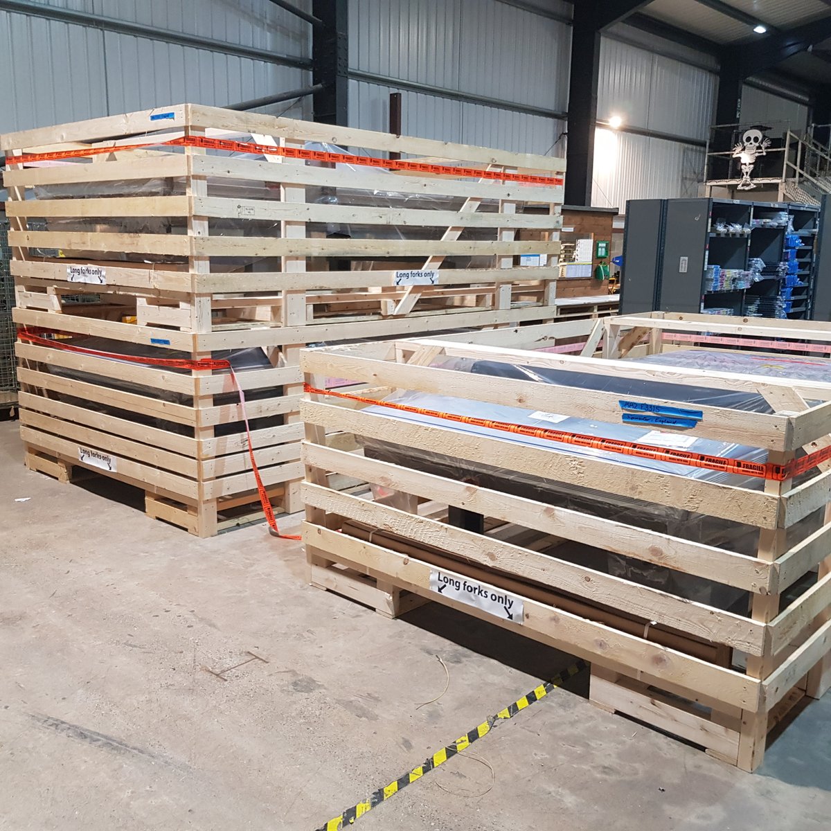 Signmaster_UK's tweet image. The warehouse have taken a delivery this afternoon of some new Rollover Flexi Machines – all ready to be installed at our customers next week 😊

For more information on our range of Rollovers, click here...ow.ly/Cnua50MKrNE

#delivery #rolloverflexi #installweek